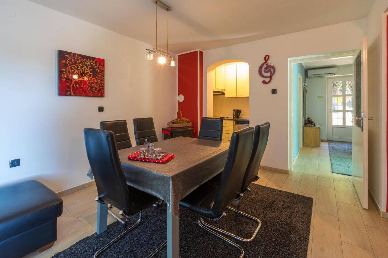 Apartman Mladenka Драмаль Екстер'єр фото